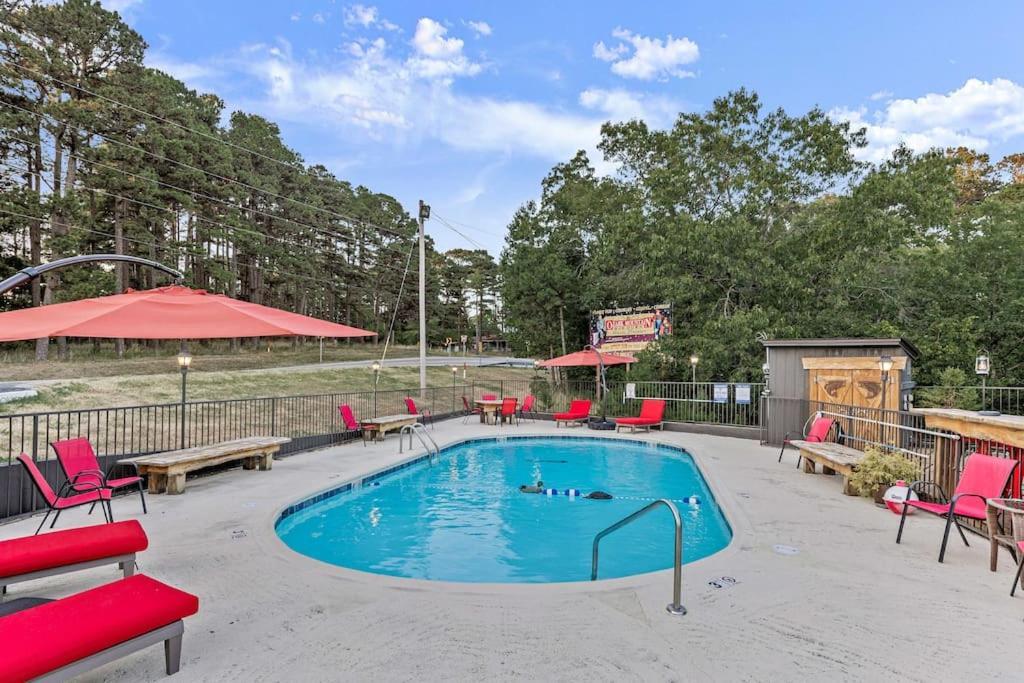 Stonegate Lodge 2 Queen Beds Wifi Tv Salt Water Pool Fire Pits #303 Eureka Springs Eksteriør bilde