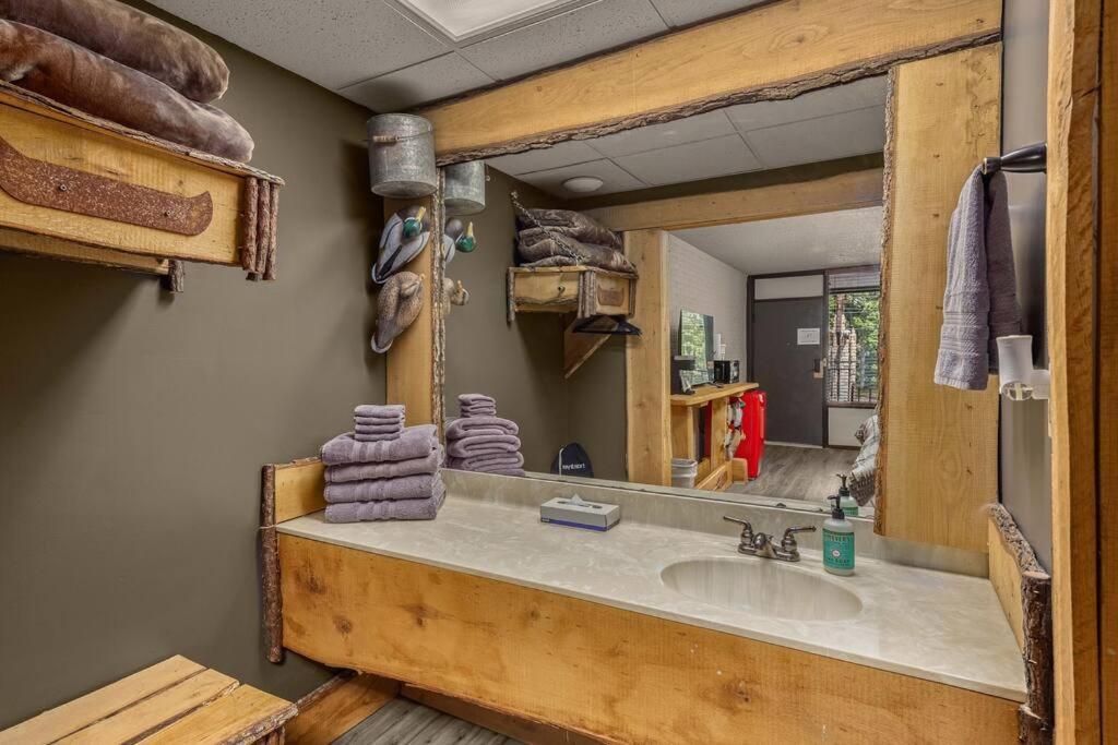 Stonegate Lodge 2 Queen Beds Wifi Tv Salt Water Pool Fire Pits #303 Eureka Springs Eksteriør bilde